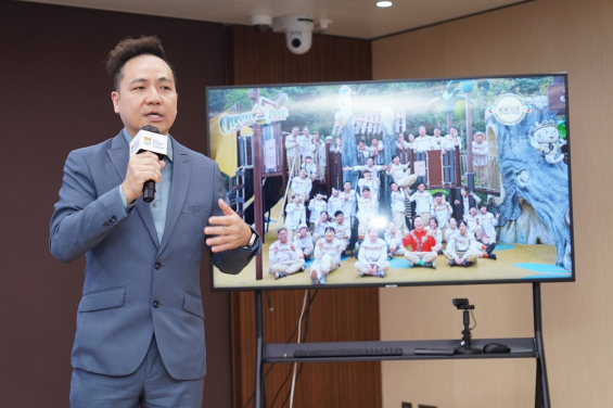 香港海洋公園助理寓教於樂總監鄧永強先生分享提升員工身心健康及服務質素的成功案例