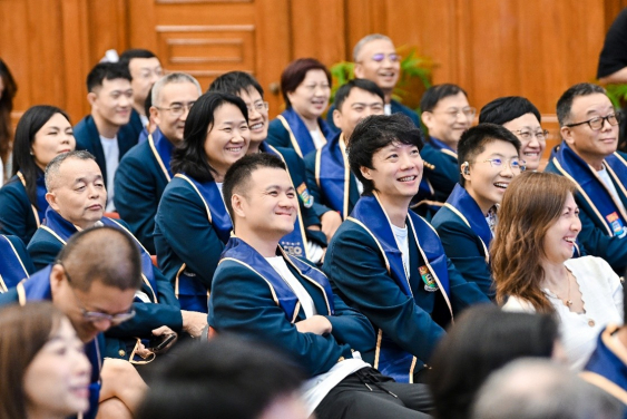 論壇於香港大學本部大樓陸佑堂舉行，共吸引超過200位名企業家及學者出席。